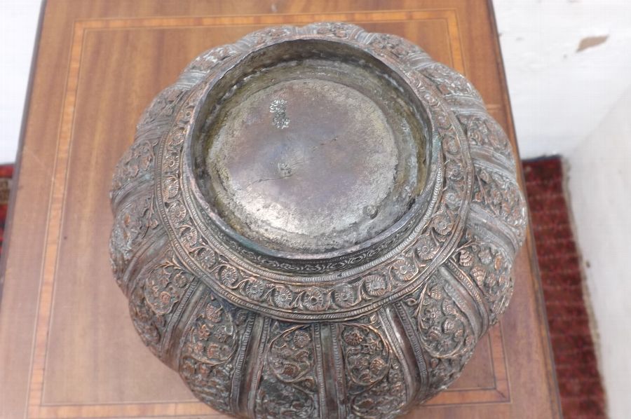 Antique Persian Bowl antique comes with free worldwide post. SB