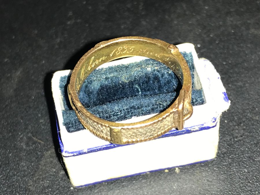 Antique Mourning ring Victorian gold 15 CT