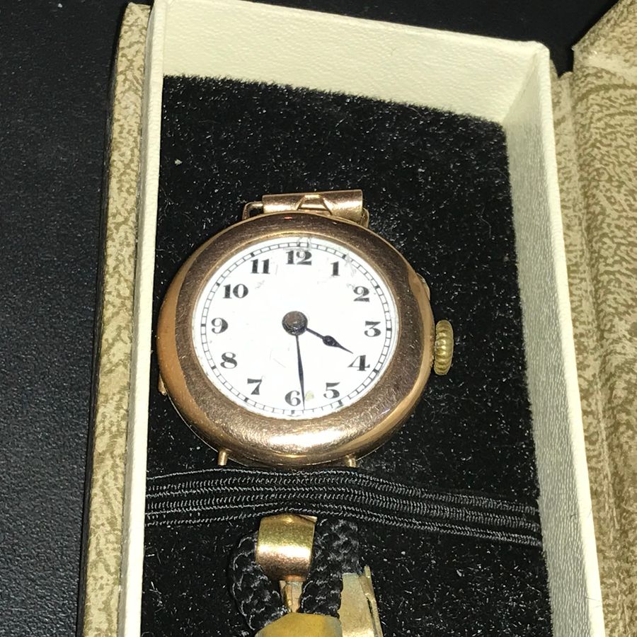 Antique Wristwatch ladies 9CT Gold cased