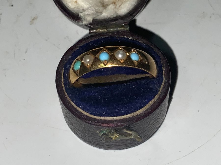 Antique Victorian 22CT Gold ring
