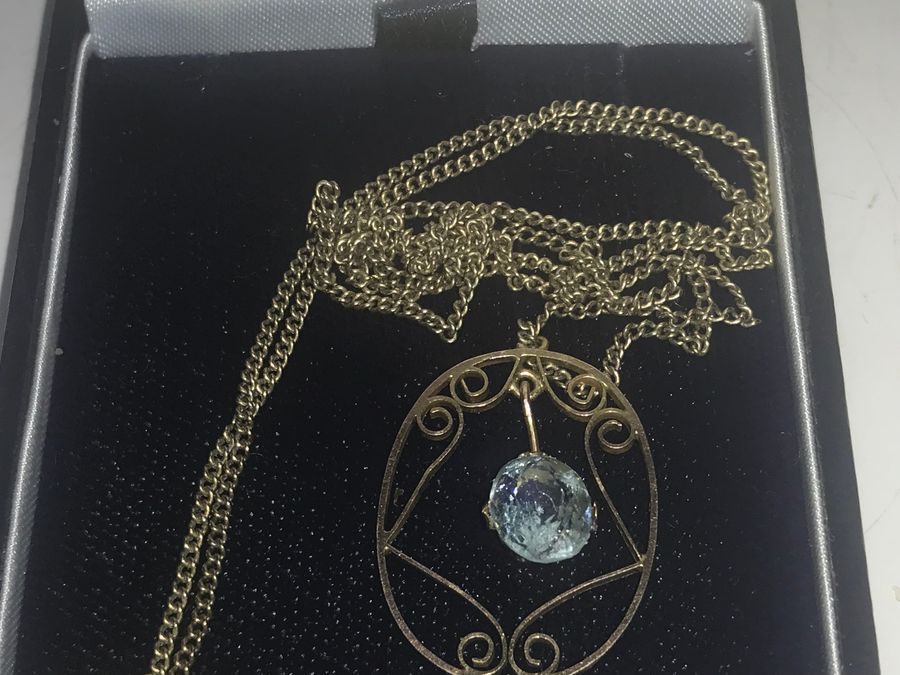 Antique Aquamarine pendant necklace 9CT gold
