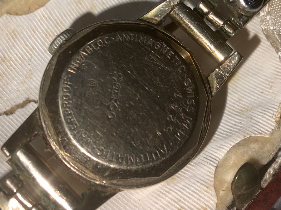 Antique 9CT gold Ladies Centaur wristwatch 