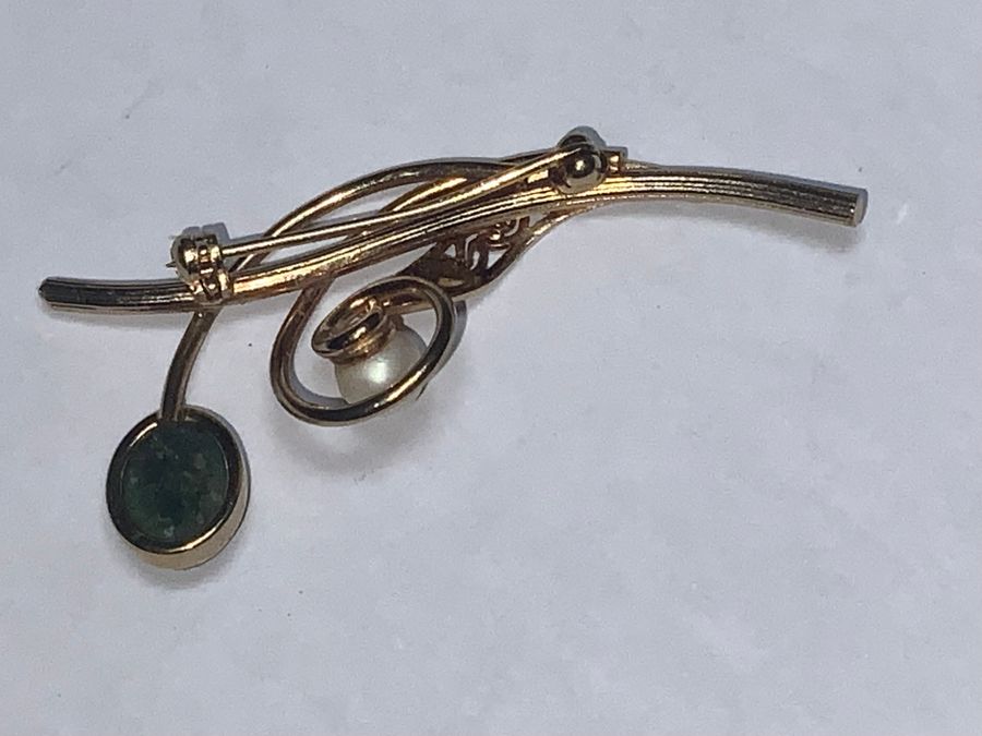 Antique Jade & Pearl gold Brooch 