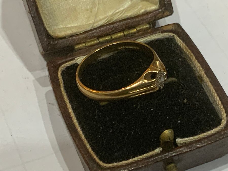 Antique Diamond Solitaire 9CT gold ring