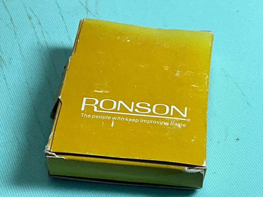 Antique Ronson Varaflame BUTANE Lighter Boxed
