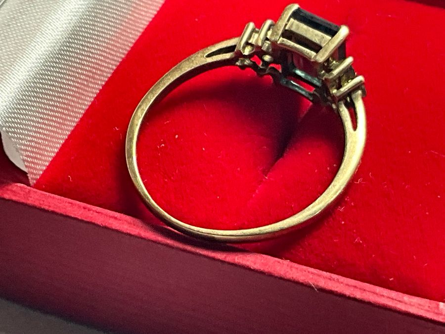 Antique Gold Ladies Ring adorned with semi precious Stones
