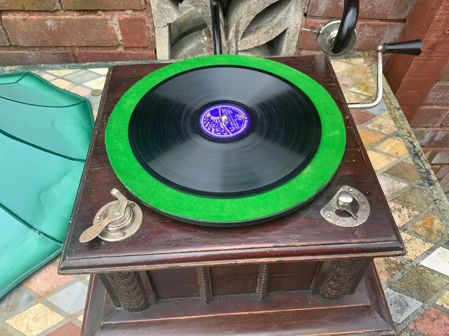 Antique Horn Gramophone 1920’s