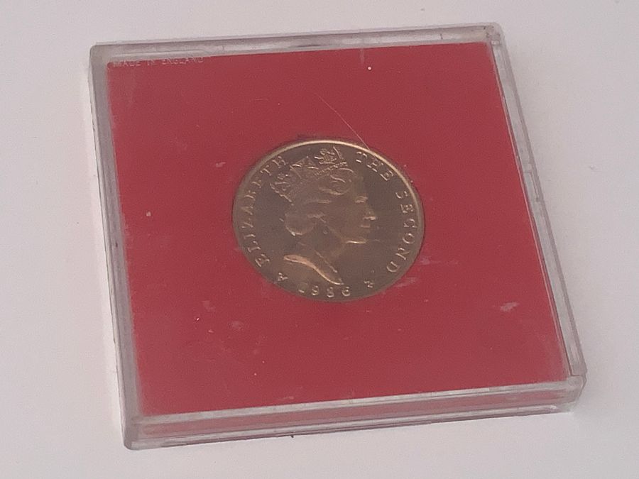 Antique ER11 1986 2 POUND PIECE ISLE OF MAN