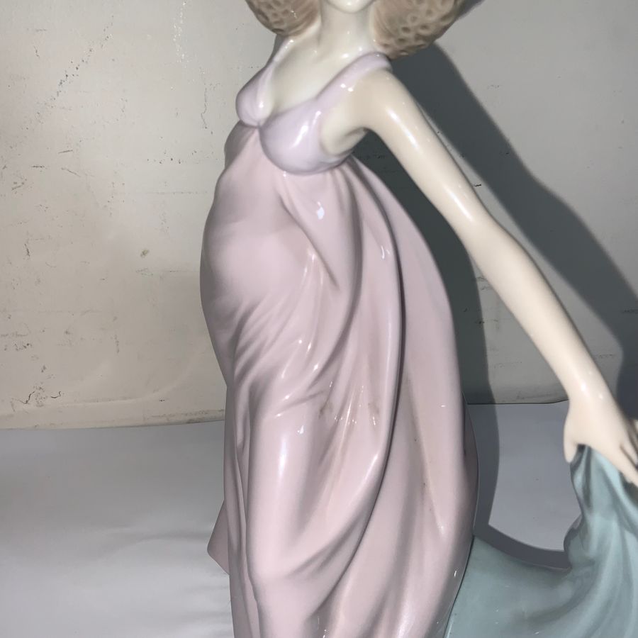 Antique Lladro Figurine absolutely beautiful 