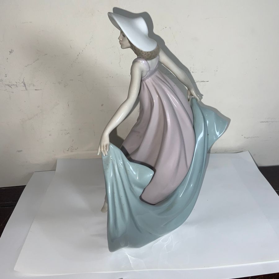 Antique Lladro Figurine absolutely beautiful 