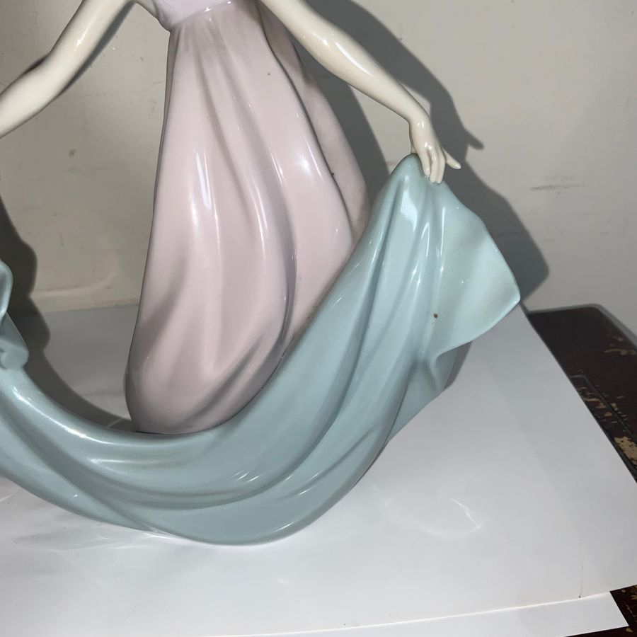 Antique Lladro Figurine absolutely beautiful 