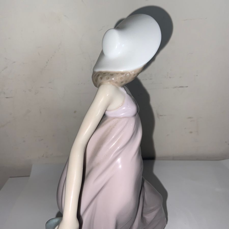 Antique Lladro Figurine absolutely beautiful 