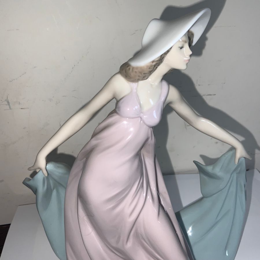 Antique Lladro Figurine absolutely beautiful 