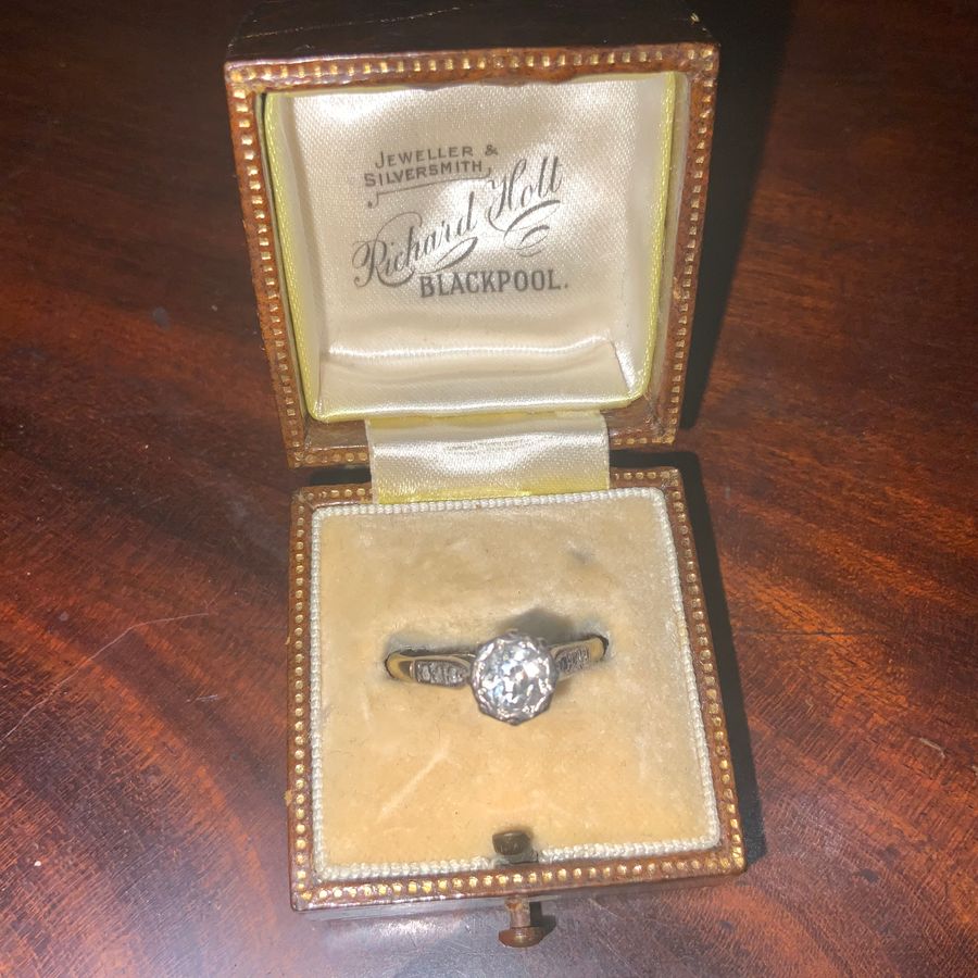 Antique Diamond 18Ct Gold & Platinum Ladies ring.