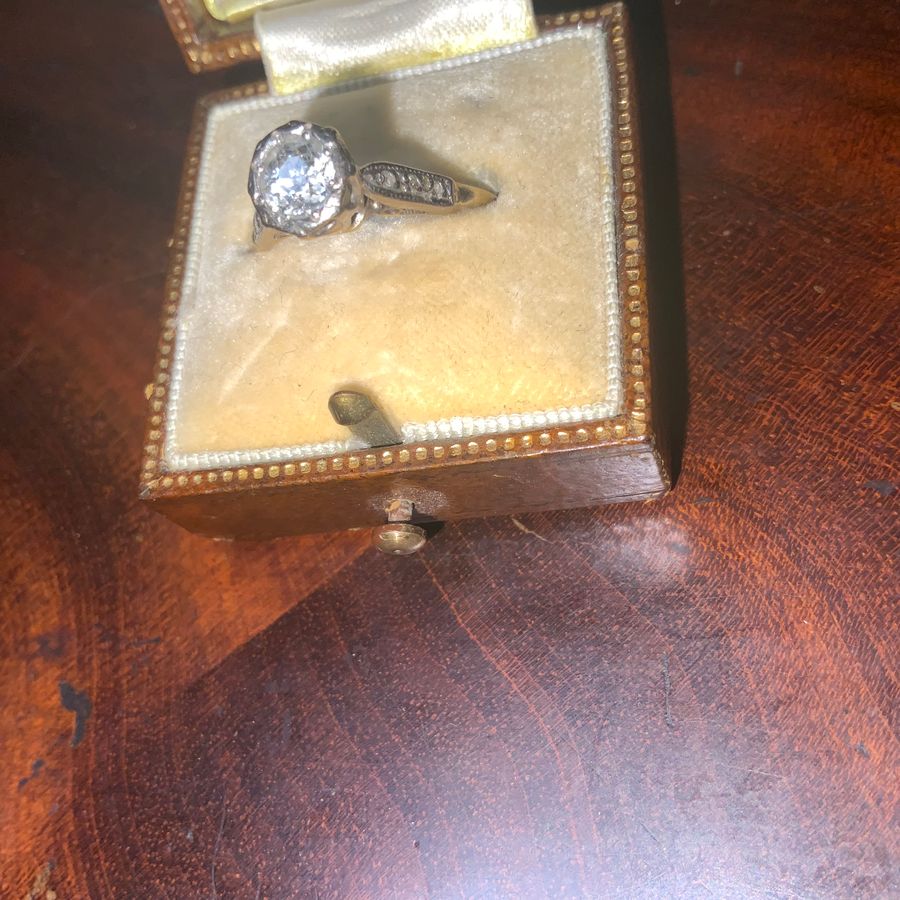 Antique Diamond 18Ct Gold & Platinum Ladies ring.