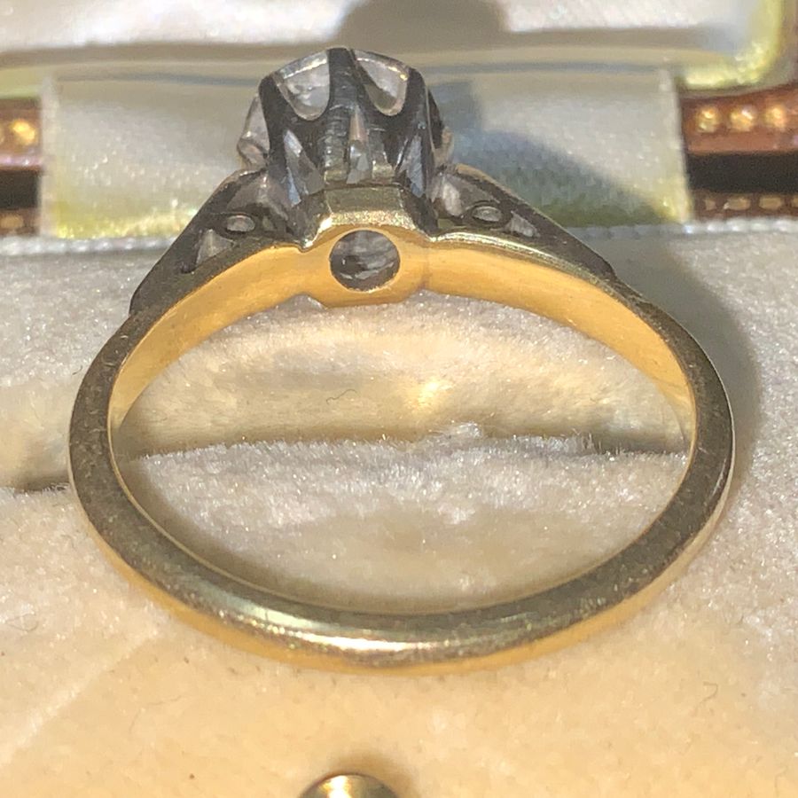 Antique Diamond 18Ct Gold & Platinum Ladies ring.