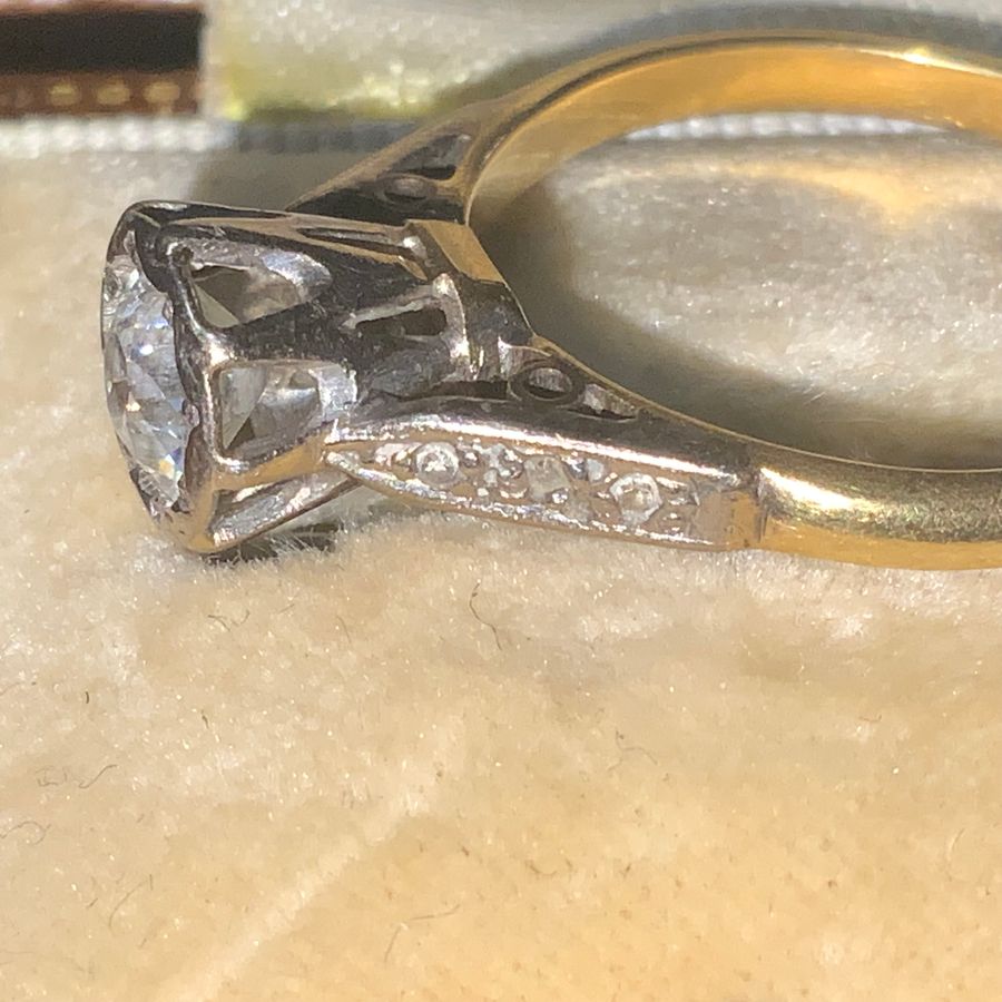 Antique Diamond 18Ct Gold & Platinum Ladies ring.