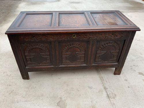 COFFER OAK WITH CARVED FRIEZE EARLY 18TH CENTURY