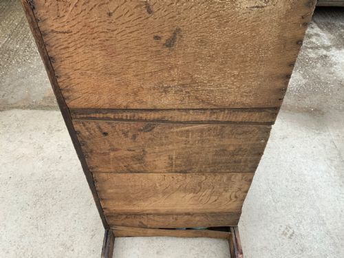 Antique 	COFFER OAK WITH CARVED FRIEZE EARLY 18TH CENTURY