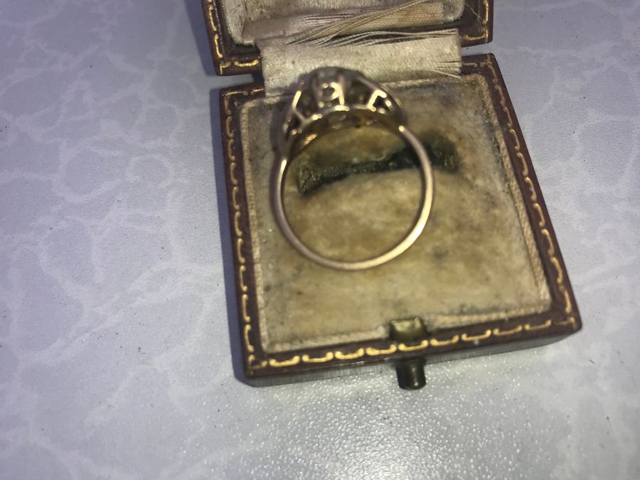 Antique Gold Ring 9Ct with Solitaire