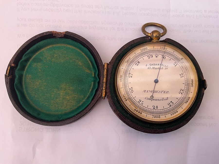 BAROMETER HAND HELD CASED VICTORIAN