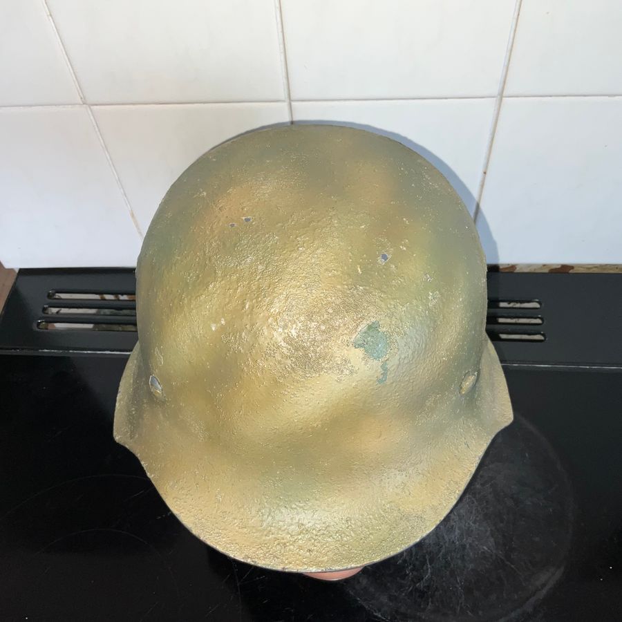 Antique GERMAN SOLDIERS HELMET OF THE 2WW