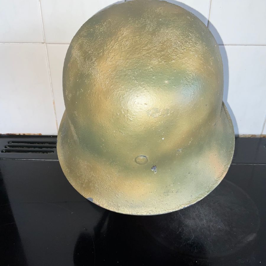 Antique GERMAN SOLDIERS HELMET OF THE 2WW