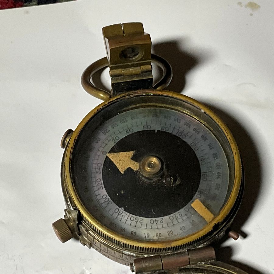 Antique BRITISH OFFICERS 1918 COMPASS