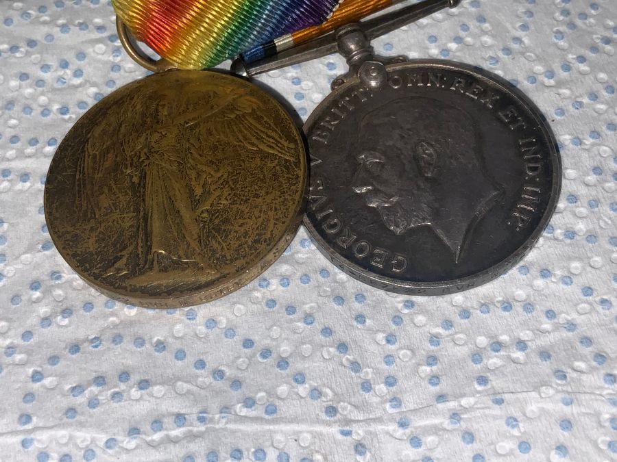 TWO BROTHERS 1WW MEDALS