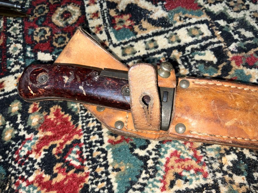 Antique BAYONET/FIGHTING KNIFE & Scabbard 