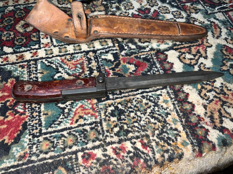 Antique BAYONET/FIGHTING KNIFE & Scabbard 