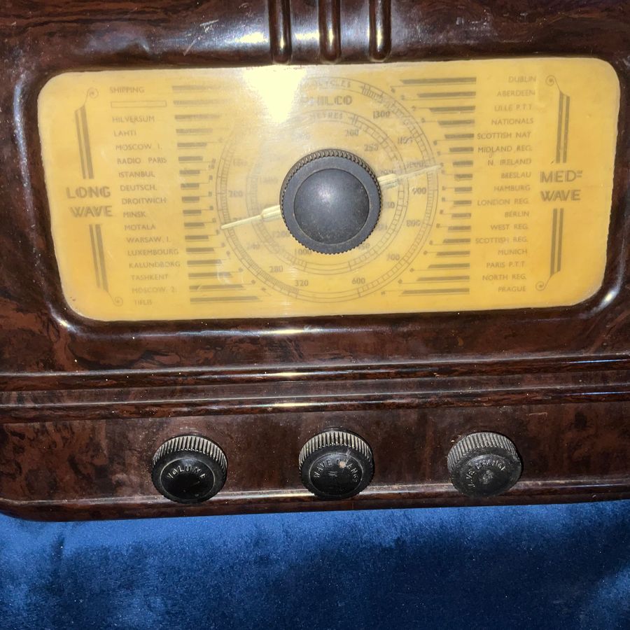 Antique PHILCO ART DECO RADIO