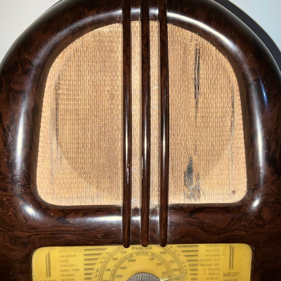 Antique PHILCO ART DECO RADIO