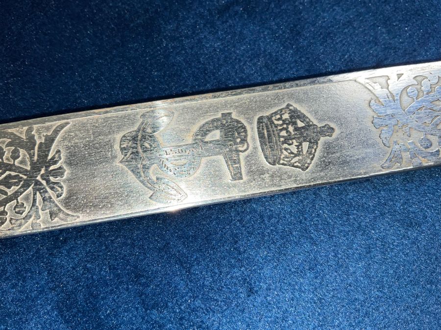 Antique ROYAL NAVY OFFICERS DIRK