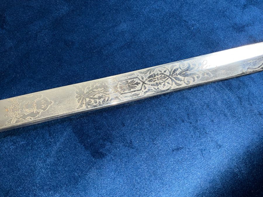 Antique ROYAL NAVY OFFICERS DIRK