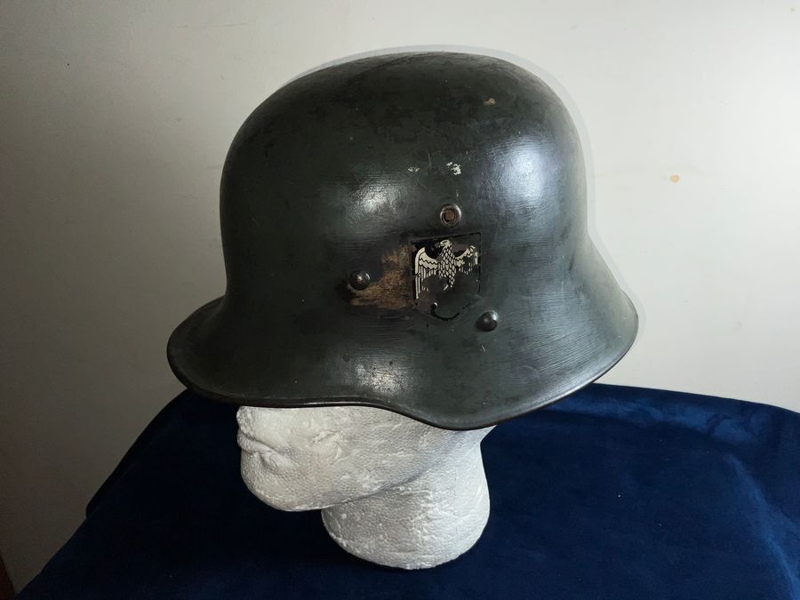 GERMAN  SOLDIERS 2WW HELMET