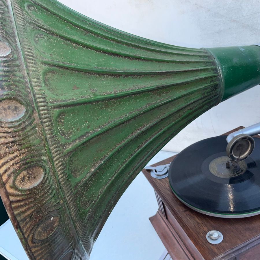 Antique Gramophone with Horn Oak cased Circa 1920’s