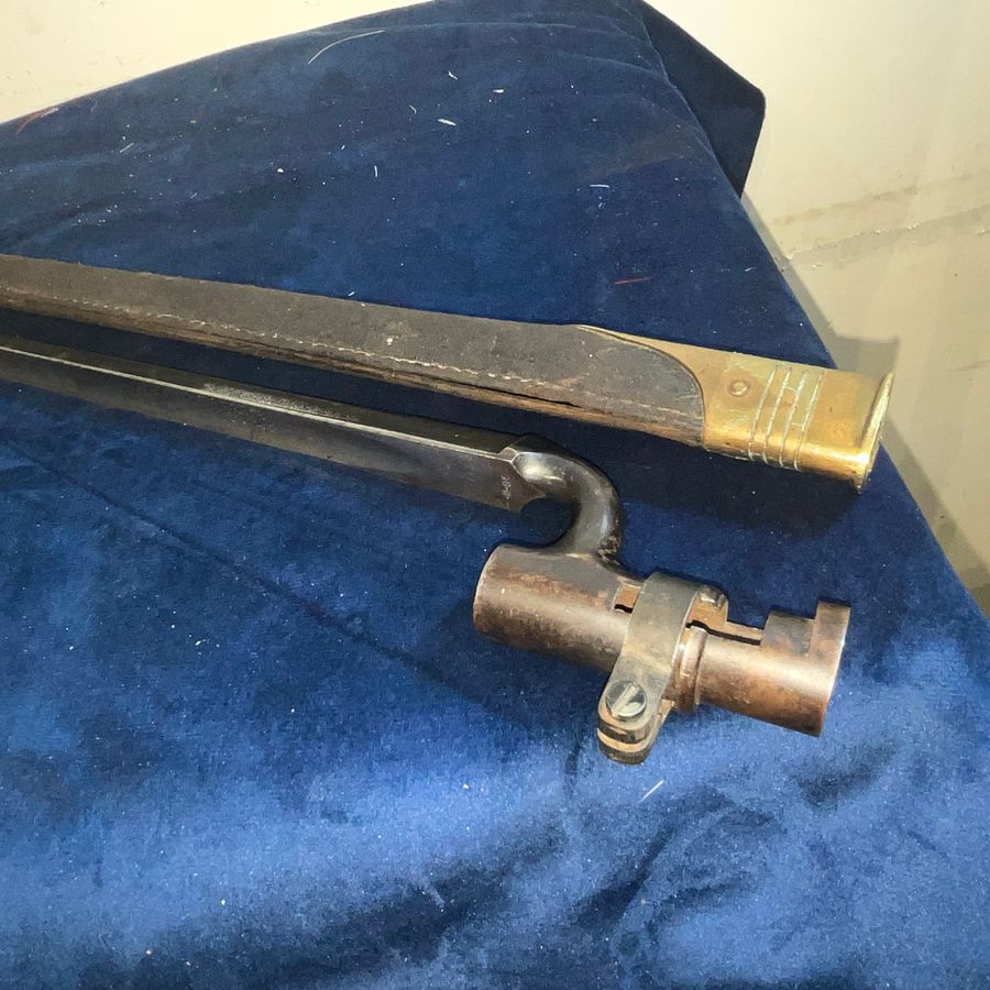 Antique BAYONET & SCABBARD TO FIT THE MARTINI HENRY RIFLE,  ROARKE RIFT ERA