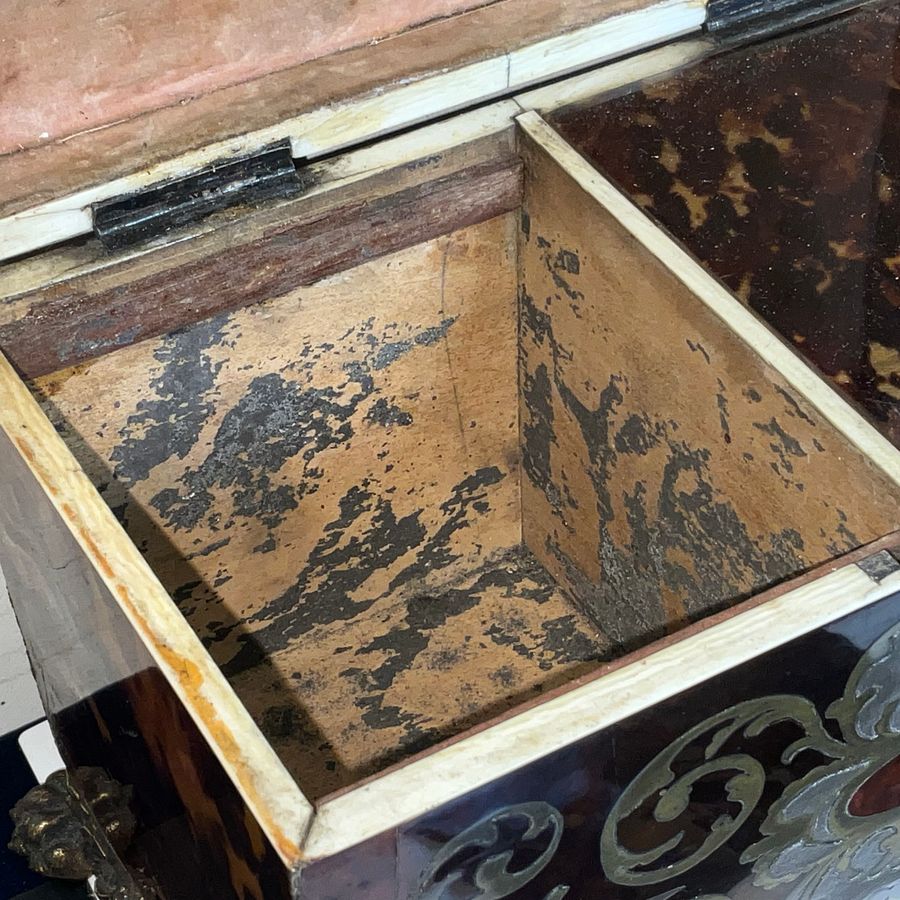 Antique TORTOISE SHELL & BUELLE TEA CADDY