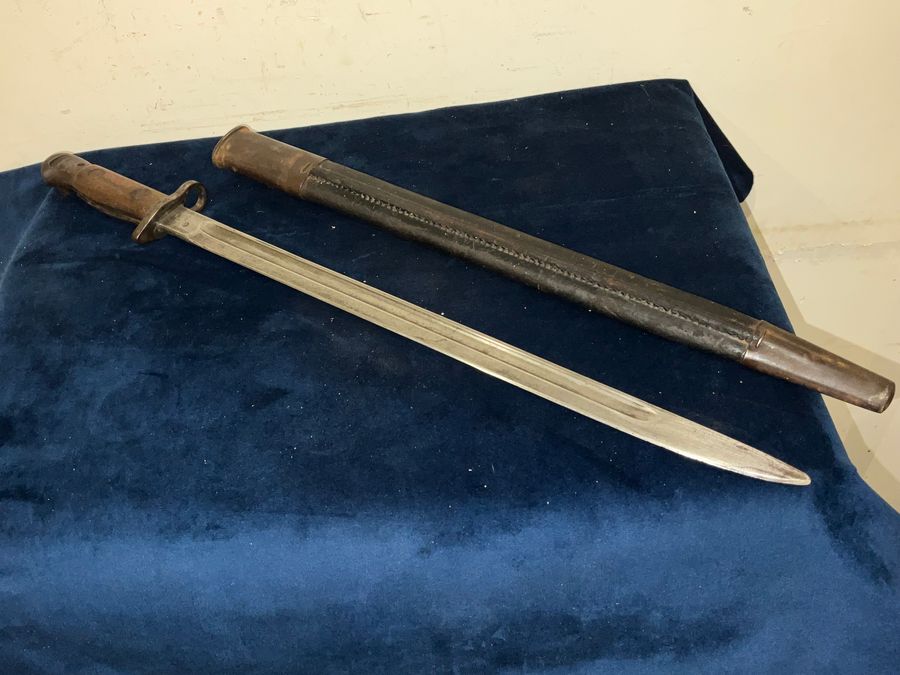 Antique 1WW BRITISH BAYONET & SCABBARD