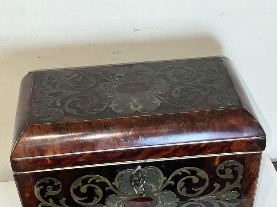 Antique TORTOISE SHELL & BUELLE TEA CADDY