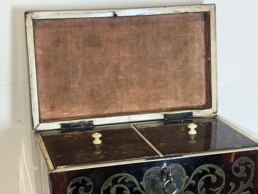 Antique TORTOISE SHELL & BUELLE TEA CADDY