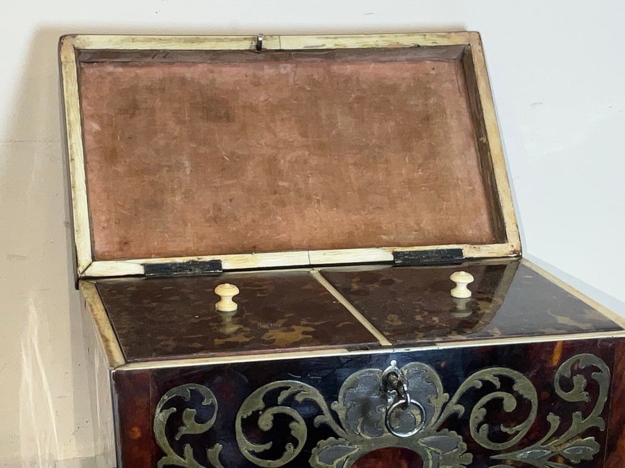 Antique TORTOISE SHELL & BUELLE TEA CADDY