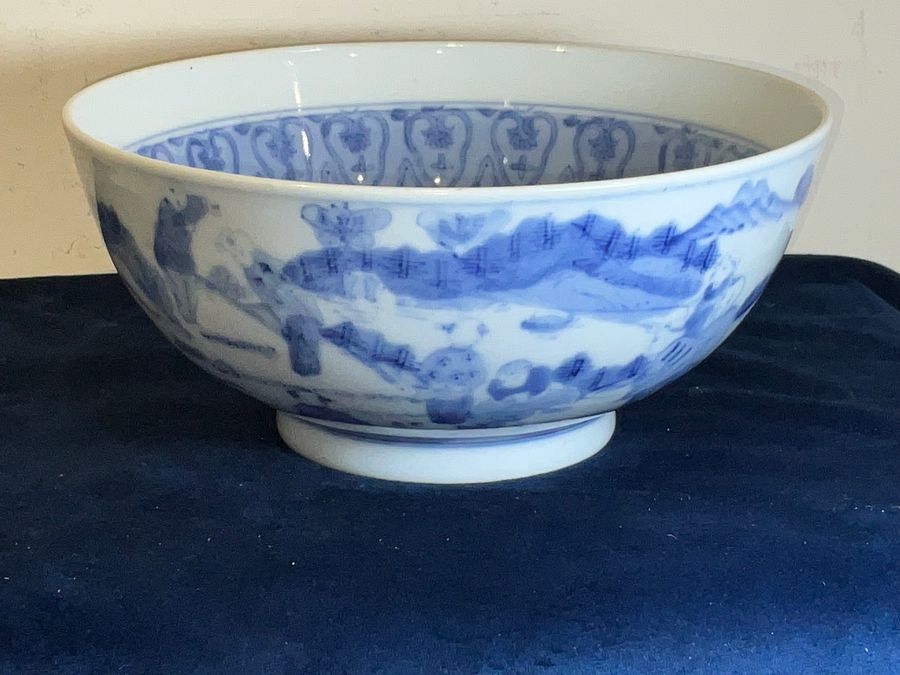 CHINESE HAND MADE BOWL.