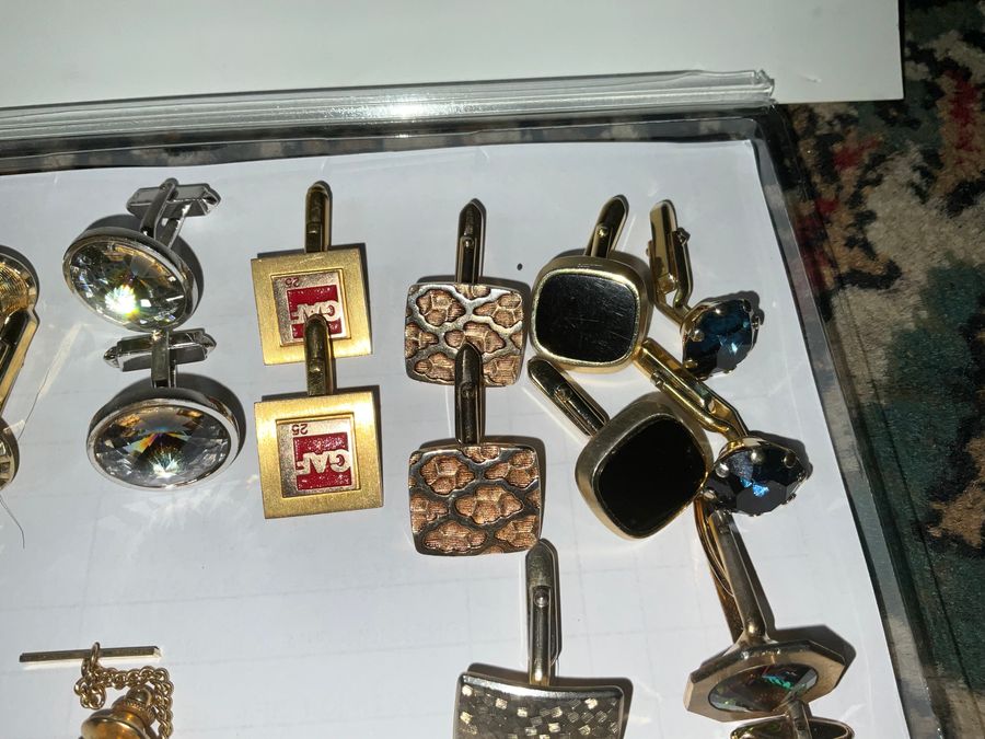 Antique GENTLEMANS 12 SETS OF CUFFLINKS.