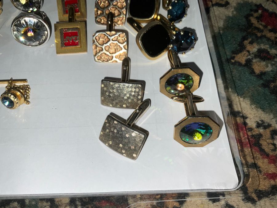 Antique GENTLEMANS 12 SETS OF CUFFLINKS.