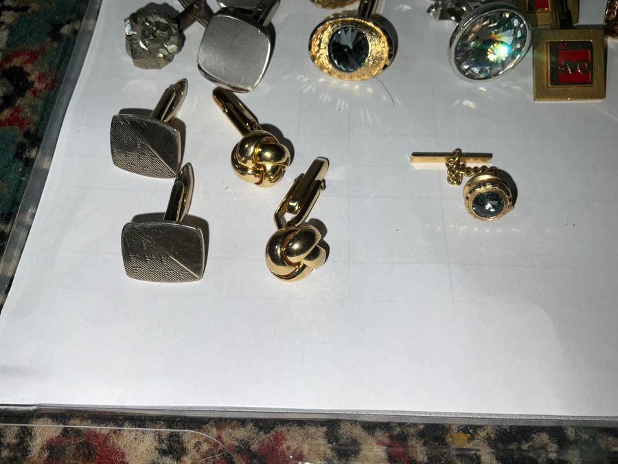 Antique GENTLEMANS 12 SETS OF CUFFLINKS.