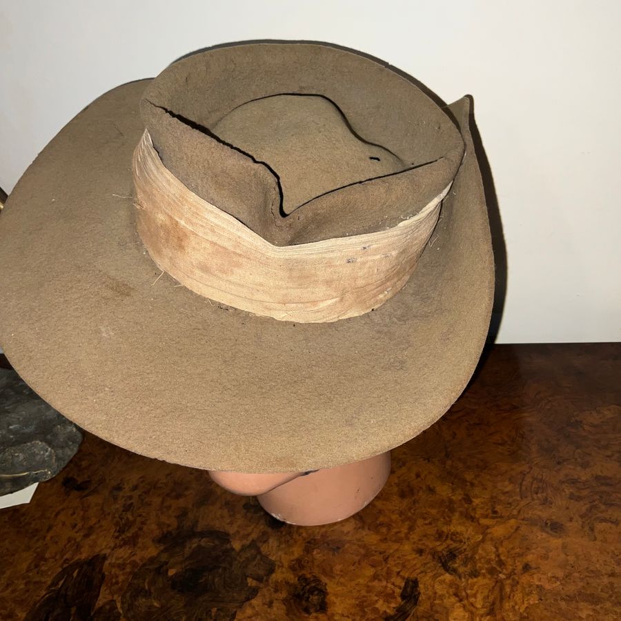 Antique AUSTRALIAN SOLDIERS 1WW SLOUCH CAP 