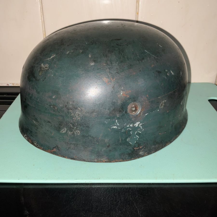 GERMAN F J PARATROOPERS HELMET.