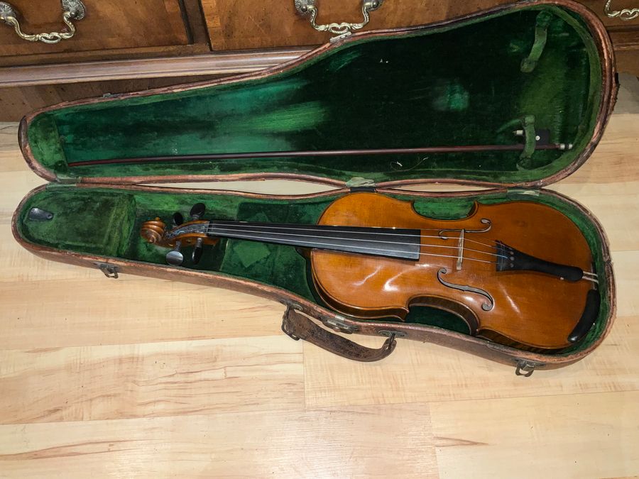 VIOLIN & CASE